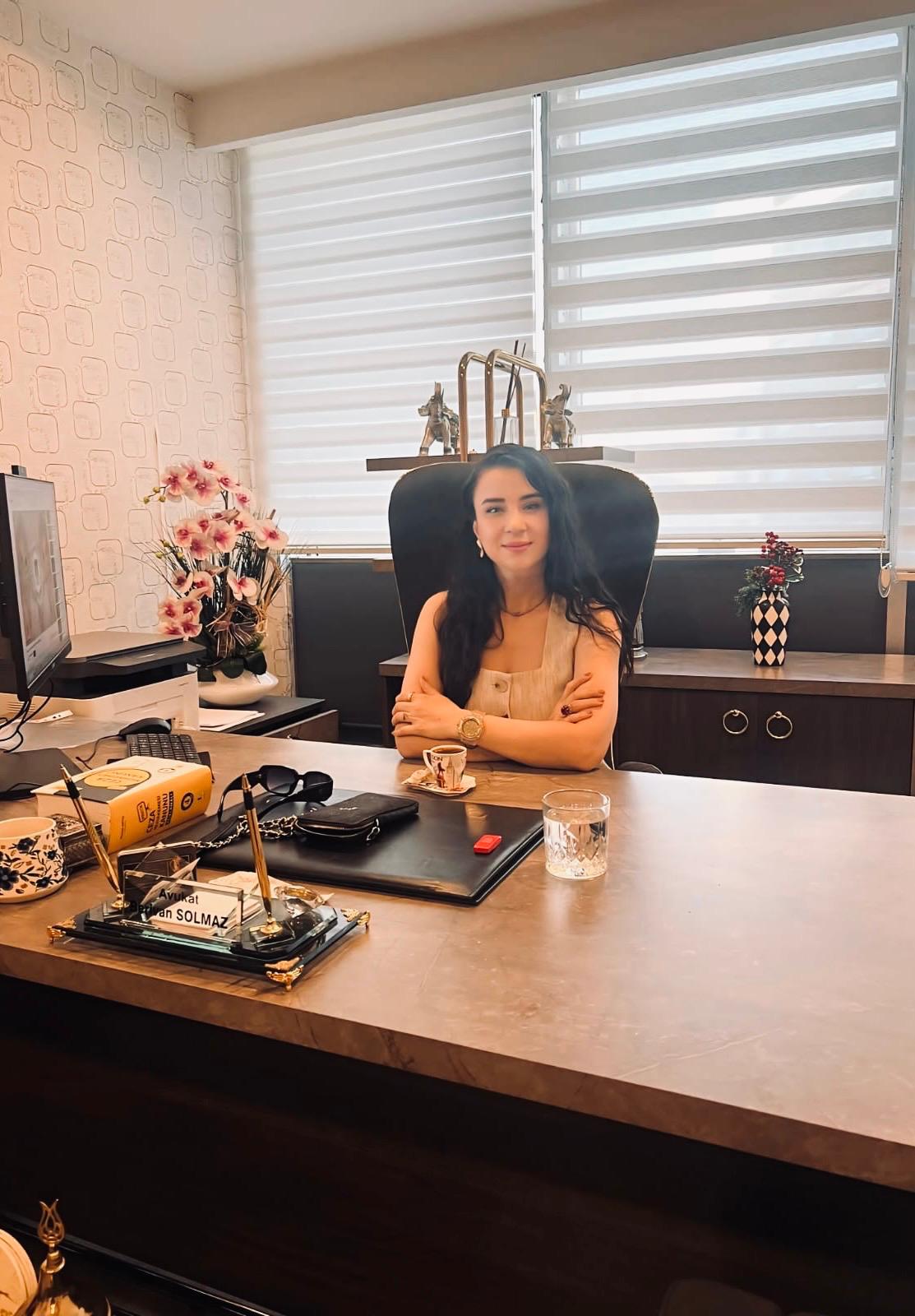 Avukat Berivan Solmaz